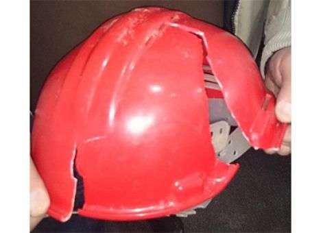 Огромная сосулька травмировала сербского министра (ВИДЕО)