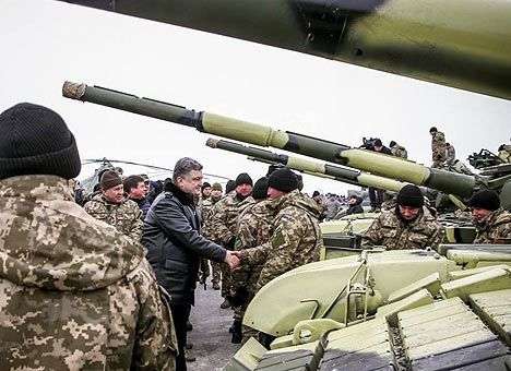Президент передал военным вооружение и технику в Харьковской области