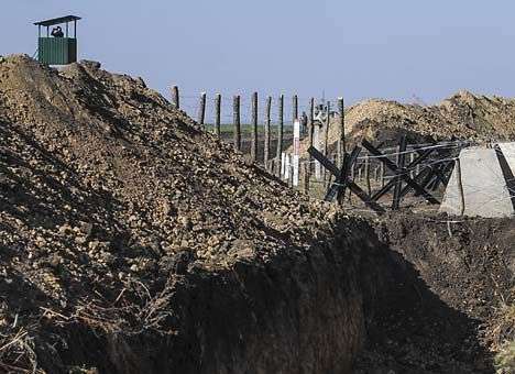 Премьер назвал цену и сроки строительства «Стены» на границе с РФ