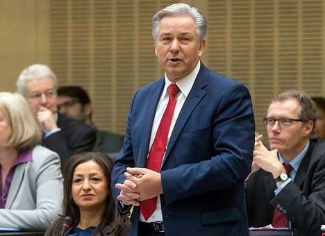 Мэр-гей Берлина подал в отставку