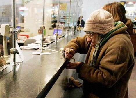 Минфин предлагает поднять пенсионный возраст мужчинам и женщинам