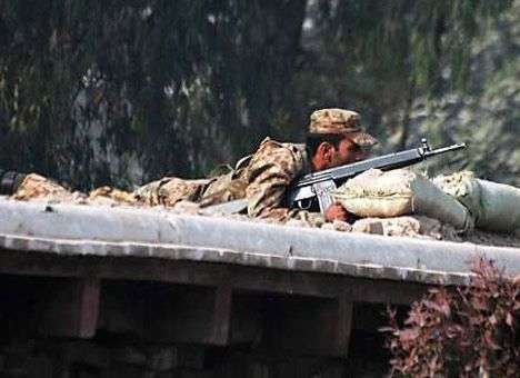 При захвате военного училища в Пакистане погибли 95 человек