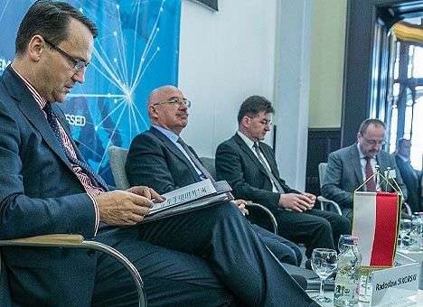 «Вышеградская группа» организовала спецфонд помощи Украине