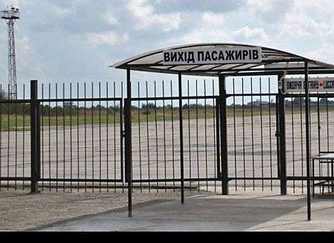 Аэропорт в Запорожье планируют открыть к концу недели
