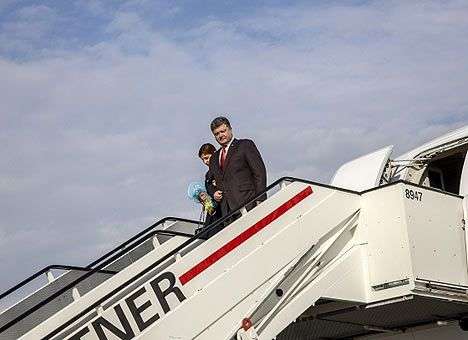 Президент Украины начал официальный визит в Польшу