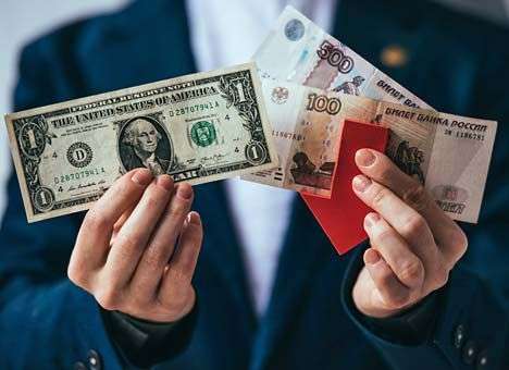 Россия заявляет об очередном росте курса доллара к рублю