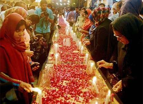 В Пакистане хоронят более 140 жертв нападения на училище