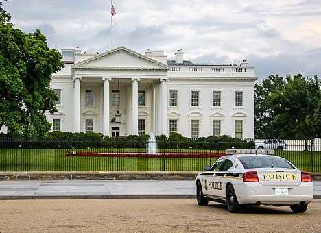Барак Обама намерен спрятаться за высоким забором