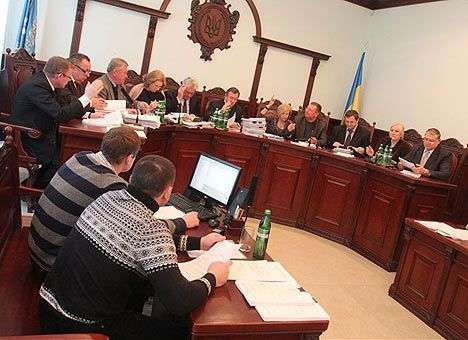 Ради пополнения казны Порошенко предлагает уволить более 300 судей