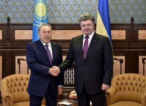 Назарбаев выразил готовность решать конфликт в Донбассе (ФОТО)