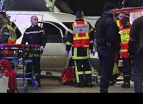 Во Франции самоубийца протаранил на фургоне рождественскую ярмарку, есть жертвы (ФОТО)