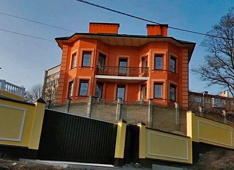 Азаров выставил на продажу свой киевский особняк - СМИ (ФОТО)