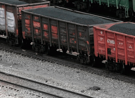 В Украину пошли первые эшелоны с углем – Порошенко