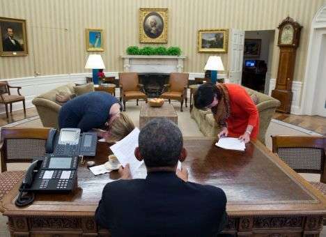 Белый дом опубликовал лучшие снимки Обамы в 2014 году (ФОТО)