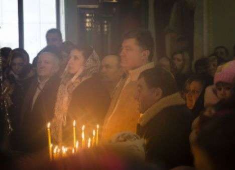 Президент вместе с семьей спел рождественские колядки