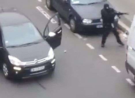 Установлены личности подозреваемых в нападении на редакцию в Париже - СМИ