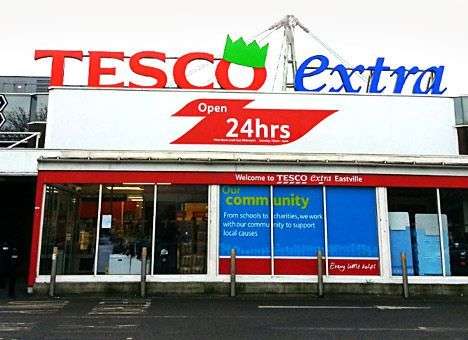 Крупнейшая британская сеть супермаркетов после скандала закрывает магазины