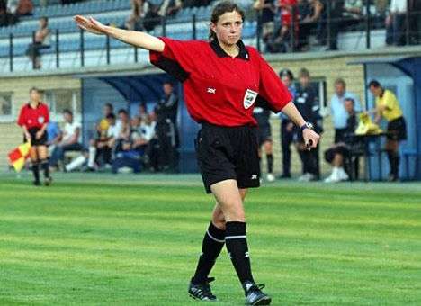 Украинка попала в тройку лучших футбольных арбитров мира