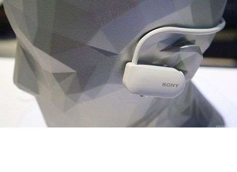 Sony презентовала умную гарнитуру для занятий бегом (ФОТО)