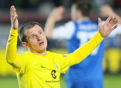 «Анжи» разорвал контракт с украинским полузащитником