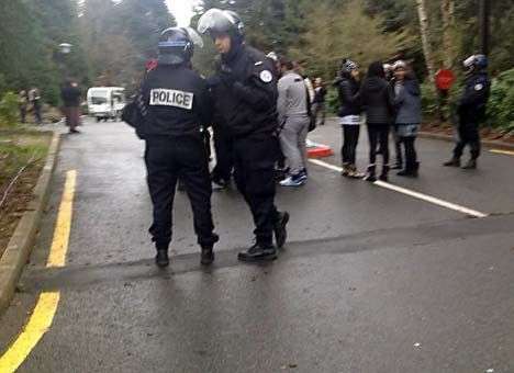 В парижском Диснейленде объявлена тревога, идет эвакуация - СМИ (ФОТО)