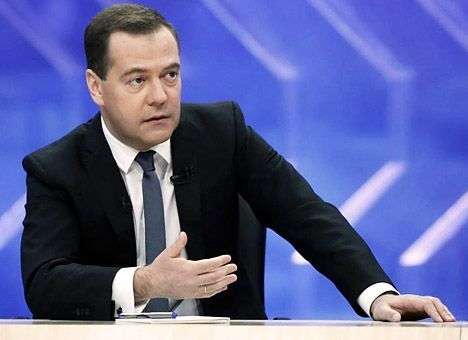 РФ в ближайшее время примет решение по долгам Украины - Медведев