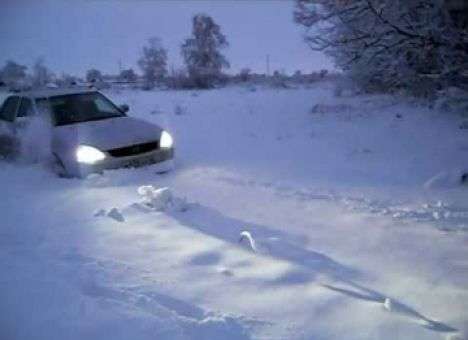 Россиянин насмерть замерз в угнанном автомобиле