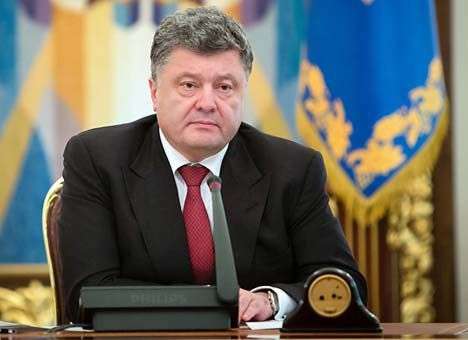 Порошенко получил на подпись закон «О частичной мобилизации»