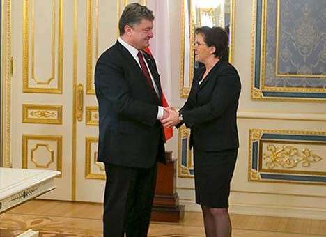 Премьер Польши пригласила Порошенко в «Освенцим»