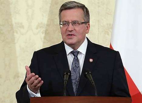 Принять Украину в НАТО пока невозможно - Коморовский