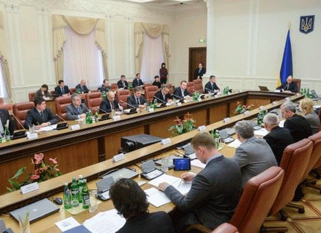 Яценюк решил реформировать Кабмин