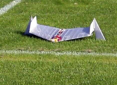 Швейцарцы создали дрон, который может летать и ползать (ВИДЕО)