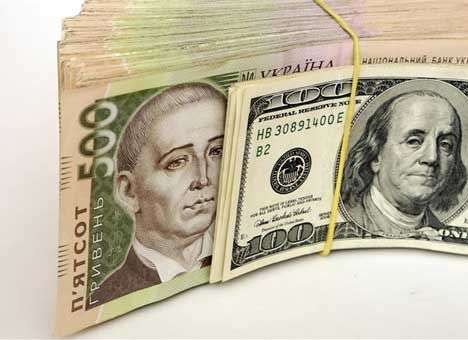 НБУ вновь значительно ослабил гривню