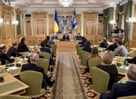 Президент провел «победную» встречу с делегацией Украины в ПАСЕ (ФОТО)