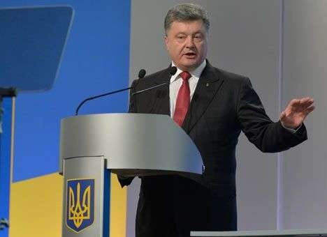 Украина хочет мира, но нуждается в современном оружии - Порошенко