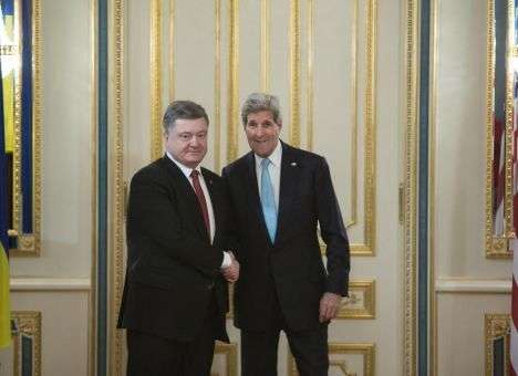 В Киеве проходит встреча Порошенко и госсекретаря США (ФОТО)