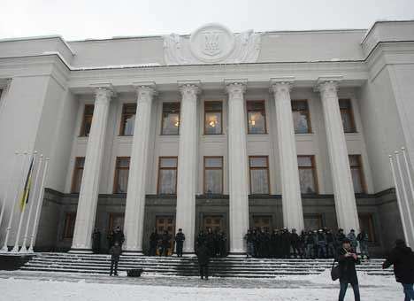 Нардепы оказались запертыми в зале Рады