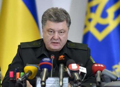 Порошенко публично отдал приказ силам АТО прекратить стрелять (ВИДЕО)