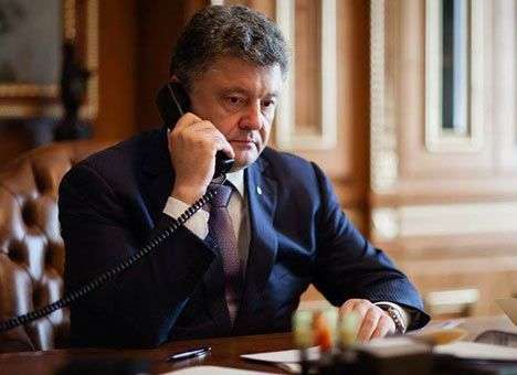Порошенко, Олланд и Меркель обсудили обстановку под Дебальцево