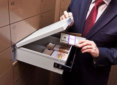 Банкам запретили покупать инвалюту по поручению клиентов