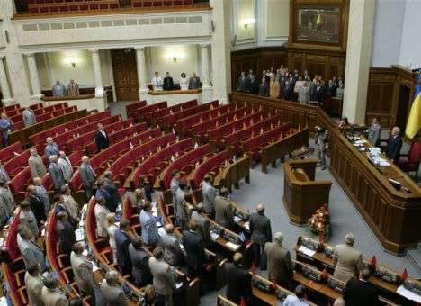 Нардепы не дошли до Рады, рассмотрение законопроектов сорвано