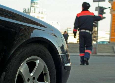 У НСК «Олимпийский» запретили сегодня парковаться