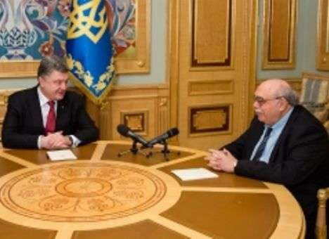 Порошенко взял в советники известного экономиста