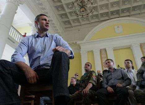 Замы Кличко задекларировали миллионные доходы и элитные иномарки