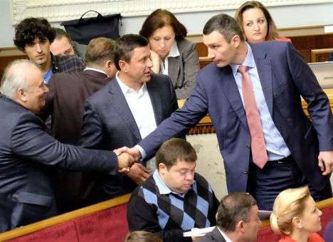 Кличко предложил депутатам надеть разноцветные носки