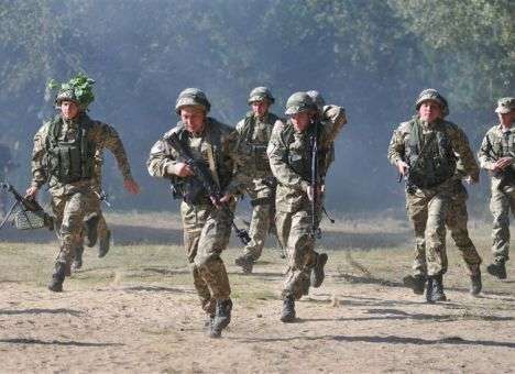 Украинских военных начали готовить к бою инструкторы из Британии