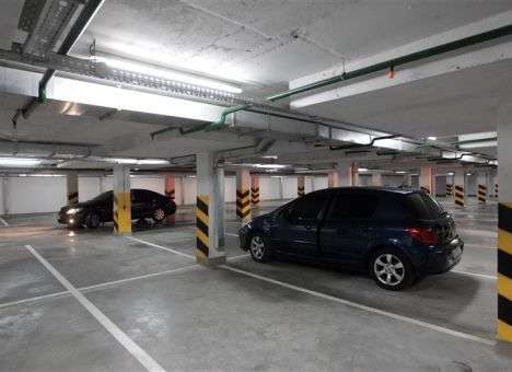 Киев нашел деньги сразу на 7 паркингов