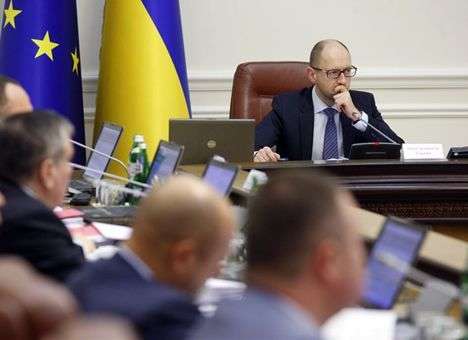 У Яценюка решили реструктуризировать долги