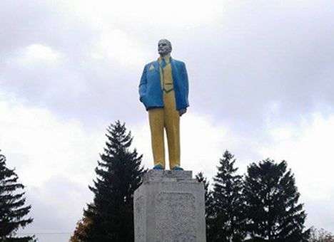 Топ-5 памятников Ленину - патриотов Украины (ФОТО)