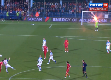 Голкиперу сборной РФ попали в голову файером в Черногории (ВИДЕО)